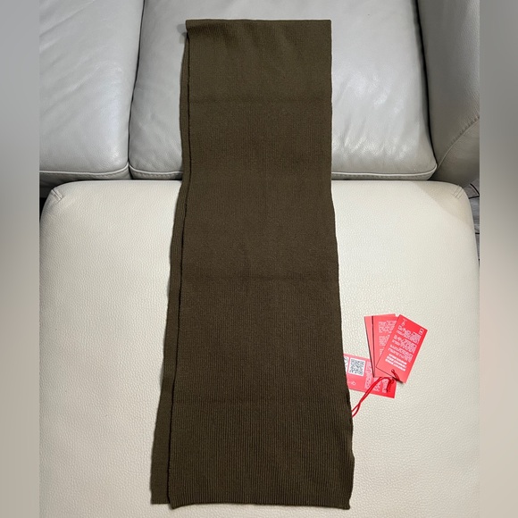 NWT - Diesel Adult Ribbed Knit Wool Blended Scarf - Picture 3 of 5